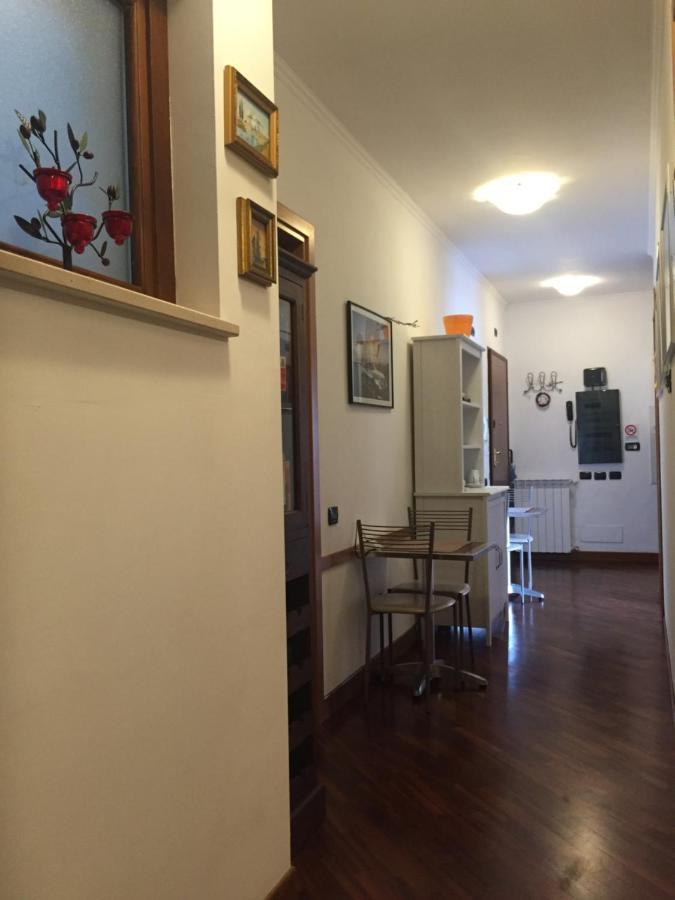 Bed and Breakfast Bb Nuova Fiera Di Roma Фьюмичино Экстерьер фото