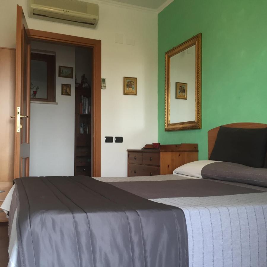 Bed and Breakfast Bb Nuova Fiera Di Roma Фьюмичино Экстерьер фото